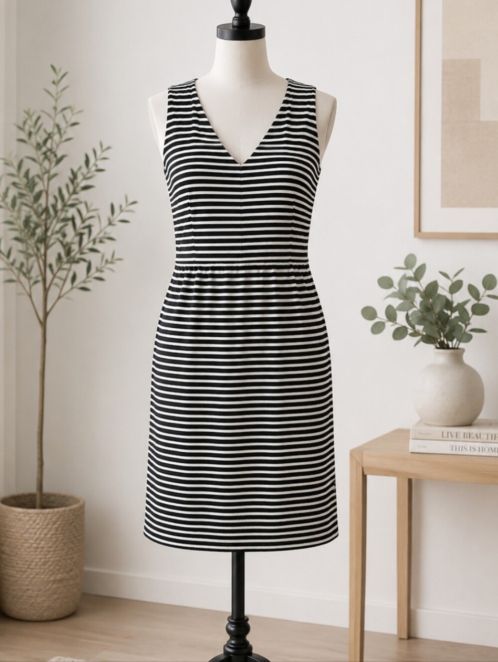 Jones New York Striped Dress Size 10 With Pockets Excellent Condition